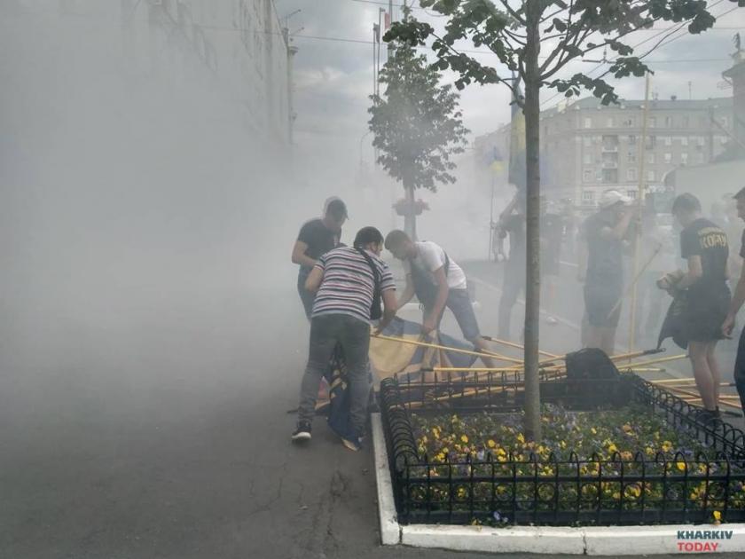 Нацкорпус в горсовете. Фото: KHARKIV Today