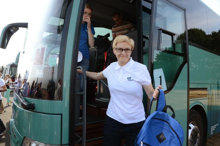 Харьковские студенты на авиавыставке в Лондоне. Фото: kolesnikovfund.orgХарьковские студенты на авиавыставке в Лондоне. Фото: kolesnikovfund.org