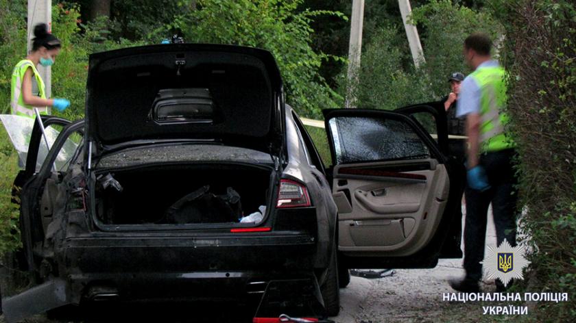 На месте взрыва Ауди обнаружили провода и гранату.