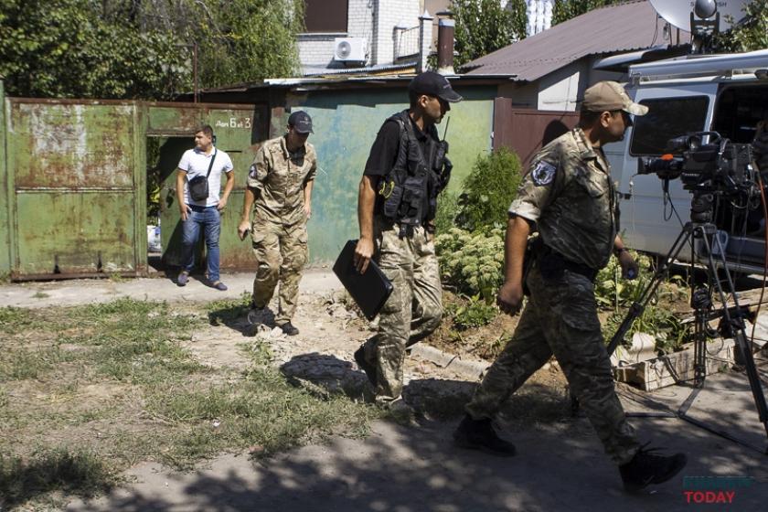 В доме Александра Пояркова продолжаются следственные действия. Фото: KHARKIV Today.