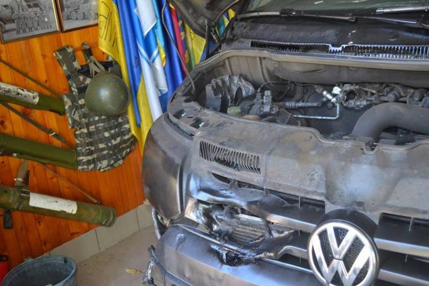 В Дергачах подожгли машину депутата-ветерана АТО.