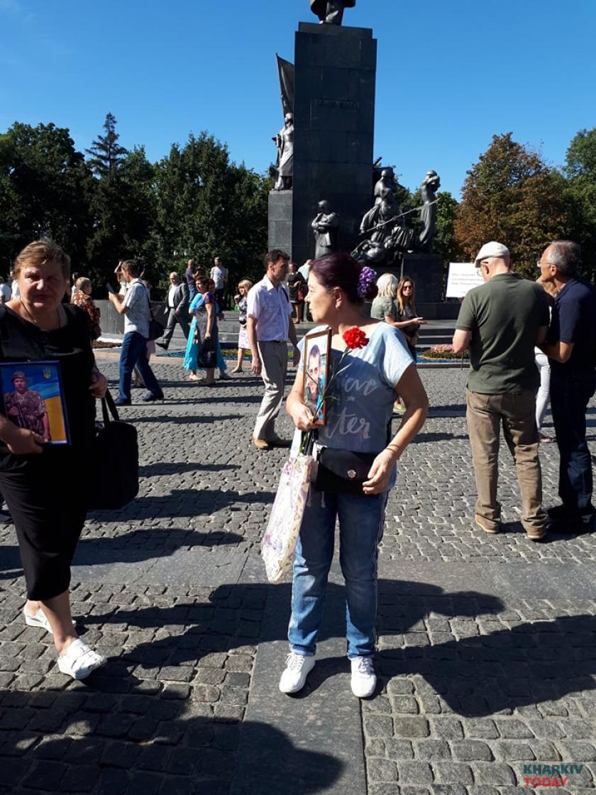 памятник Шевченко День памяти погибших. Фото: KHARKIV Today памятник Шевченко День памяти погибших. Фото: KHARKIV Today
