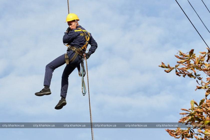 учения спасателей на канатной дороге. Фото: Харьковский горсовет