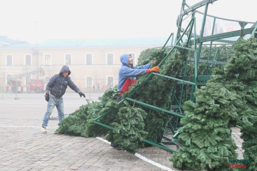 елка на площади Свободы. Фото: Сергей Козлов / KHARKIV Today