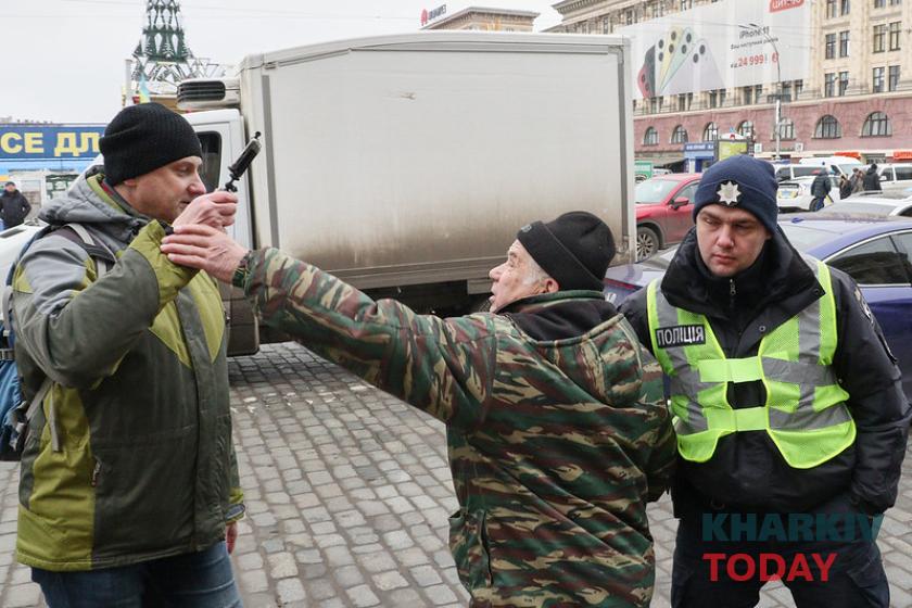 Митинг за русский язык в Харькове закончился потасовкой. Фото: KHARKIV Today/Сергей Козлов