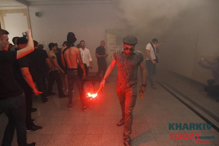 Кернес почему-то считает, что люди пришли по команде Носача. Фото: KHARKIV Today/