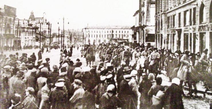 Красная кавалерия на Торговой (Павловской) площади, декабрь 1919 года. Фото из открытых источников 