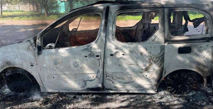У місті Харківської області ворог атакував цивільне авто