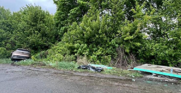 Затримали водія, який зніс зупинку поблизу Харкова: на ній загинула жінка
