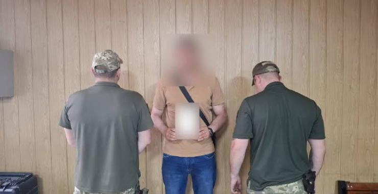 На кордоні затримали фейкового співробітника харківського військкомату