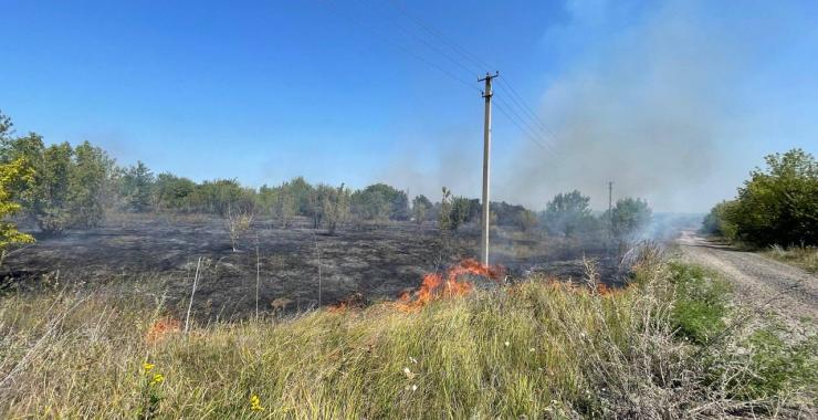 Через пожежу у Харківській області є загроза житловим будинкам