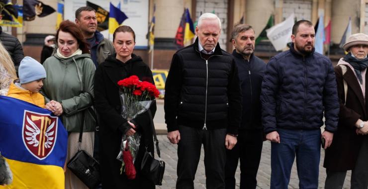 У Харкові вшанували загиблих військових акцією "Стою за...", уперше долучився Терехов