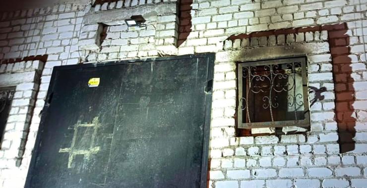 Двоє чоловіків підпалили поштове відділення у місті Харківської області
