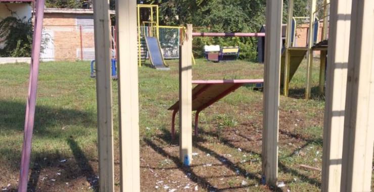 Росіяни атакували дитмайданчик, магазин та сільраду у селищі на Харківщині