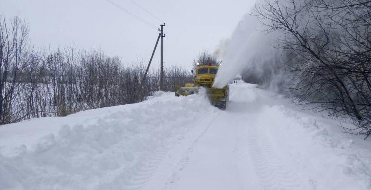 Роторы чистят дороги области. Фото: Укравтодор