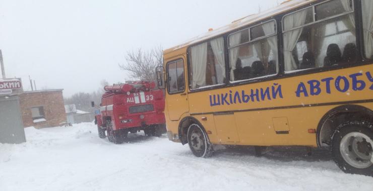 застряли в сугробах