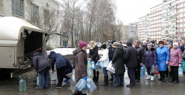 С середины марта в Лозовой ежедневно происходят аварии на водопроводных и канализационных сетях. Фото: lozovarada.gov.ua