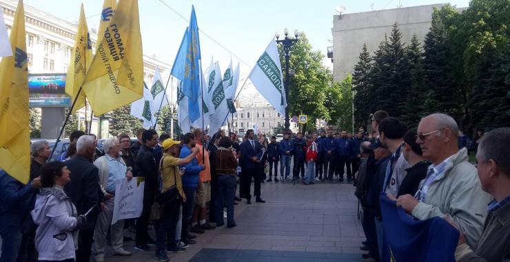Харьков присоединился ко всеукраинской акции "Нет законам Януковича". Фото: KHARKIV Today