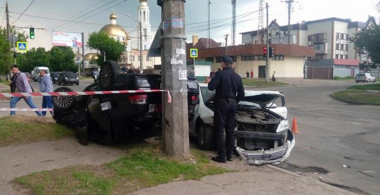 В аварии на Холодной горе пострадал человек.