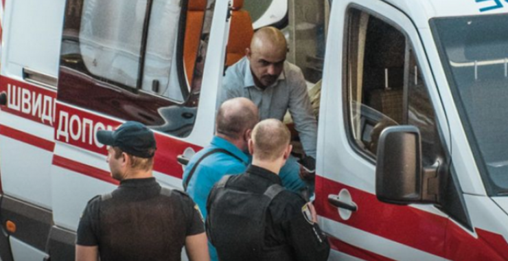 В центре Киева избили Мустафу Найема. Фото: pogliad.ua