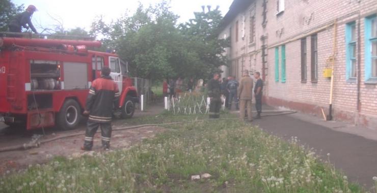 Из дома эвакуировали 11 человек.
