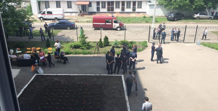 За медпомощью обратились 30 школьников. Фото: KHARKIV Today