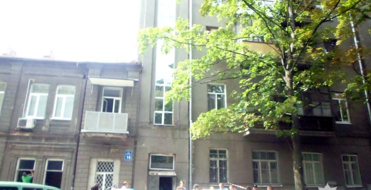 В Харькове убили мужчину в подъезде жилого дома. Фото: ГУНП