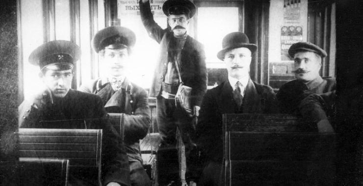 В начале лета 1918 года служащих харьковского трамвая арестовывали без причин.
