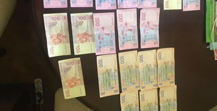 В Харькове начальник следственного отдела попался на взятке в 75 тысяч гривен. Фото: ГПУ