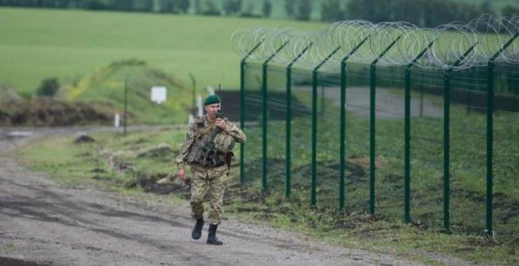 Создание стены Яценюка в Харьковской области завершат до конца 2018 года. Фото: ГПСУ