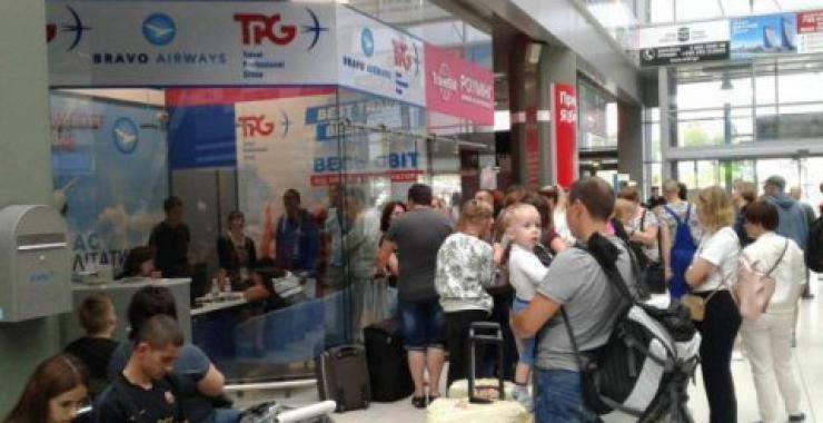 В Тунисе остаются еще 800 украинских туристов.