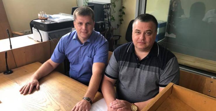 Лесик с адвокатом в суде. ФОто: facebook.com.