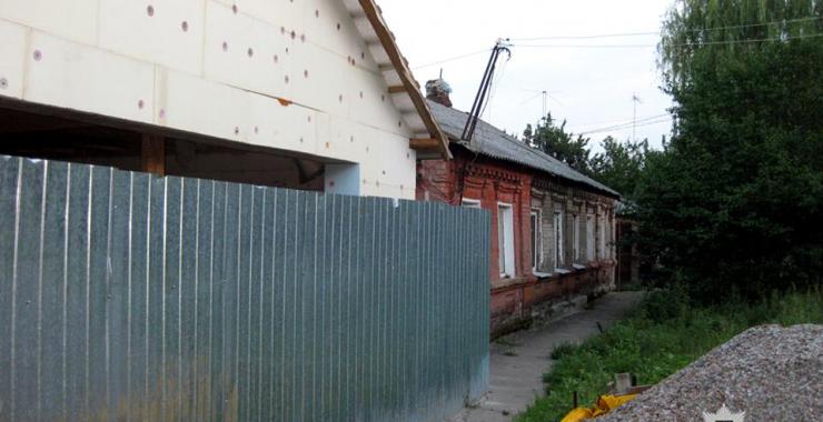 В Харькове поймали "домушника, когда он перелез через забор с украденным. Фото: ГУ НП в Харьковской области