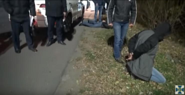 В Запорожье разоблачили полицейских-сутенеров. Фото: Скрин / Youtube