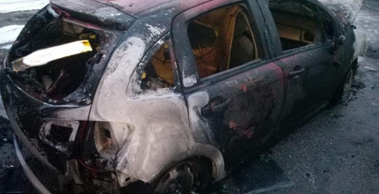 В Шевченковском районе ночью сгорел автомобиль. Фото: ГСЧС в Харьковской области