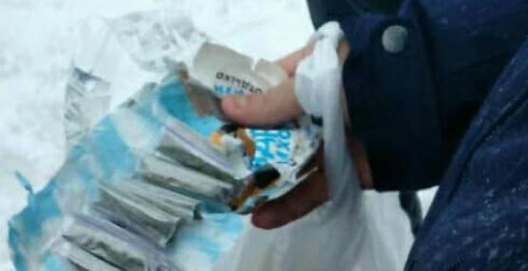 На Холодной Горе задержали мужчину с наркотиками