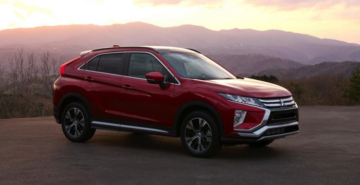 Сотрудница Харьковской Нацполиции купила элитный внедорожник. Фото: Car and Driver
