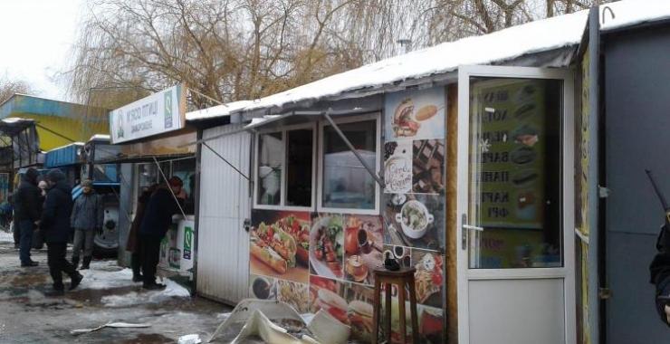 В Ровном взорвался киоск с шаурмой: пострадали два человека. Фото: ГСЧС в Ровненской области