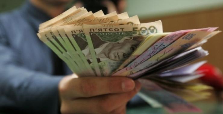 Харьковчанину предложили 500 гривен за поддержку одного из кандидатов в Президенты. Фото: Униан