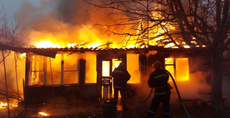 В Волчанском районе на пожаре погибли двое людей. Фото: соцсети