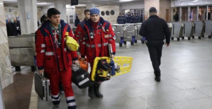 Харьковские медики спасли пассажирку метро, находившуюся в состоянии клинической смерти. Фото: соцсети
