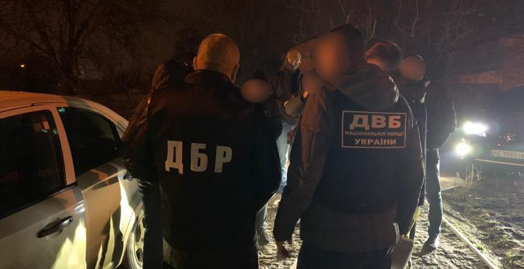 Харьковского полицейского подозревают в получении взятки. Фото: ГБР