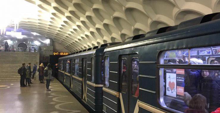 В вагоне харьковского метрополитена сработала сигнализация. Фото: соцсети