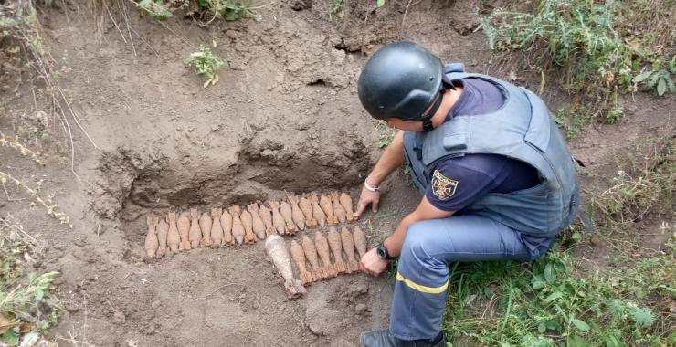 нашли боеприпасы. Фото: ГСЧС в Харьковской области