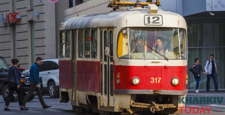 Вопреки решению суда, тарифы в транспорте остались на уровне 6-8 гривен. Фото: Константин Чегринский / KHARKIV Today