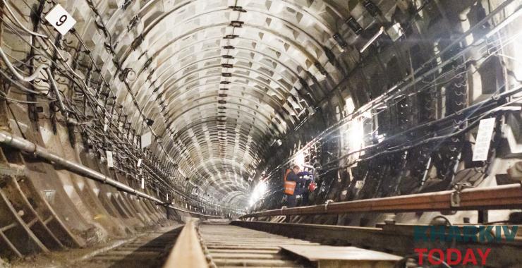 В Харьковском метрополитене мужчина упал под поезд.