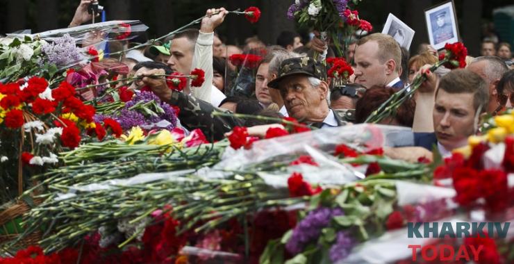 9 мая к Мемориалу Славы пришли около 15 тысяч человек.