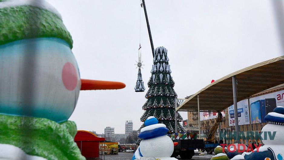 Елка на площади Свободы Елка на площади Свободы