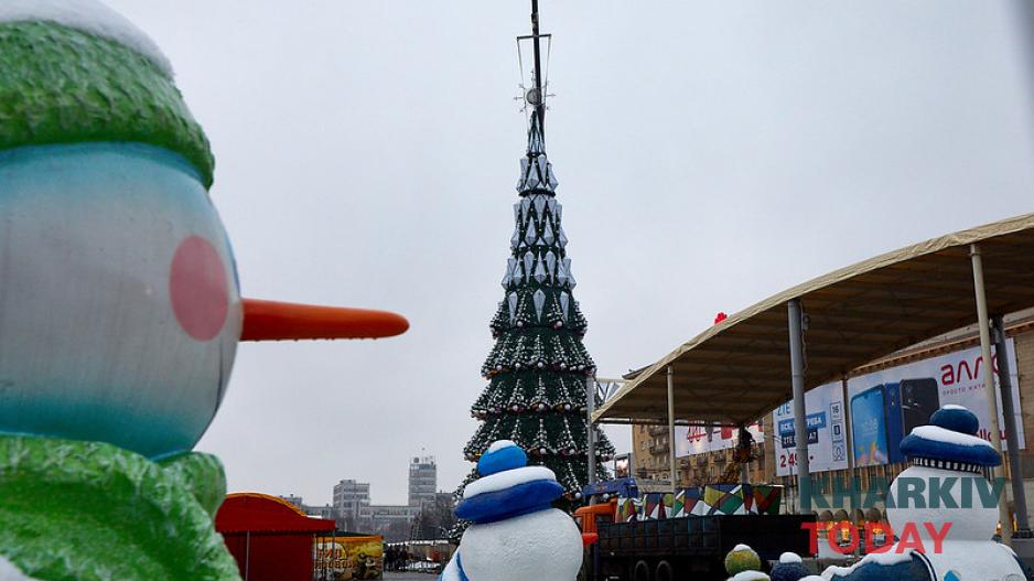 Елка на площади Свободы Елка на площади Свободы