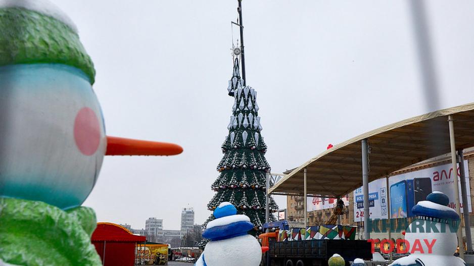 Елка на площади Свободы Елка на площади Свободы